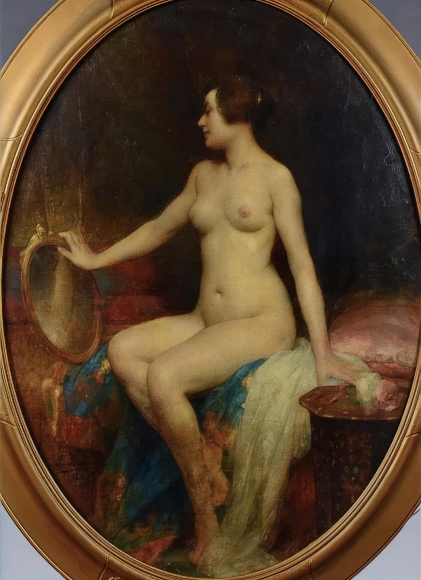 KHỎA THÂN TRONG GƯƠNG