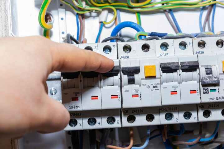 Sử dụng cầu dao chống giật mang lại lợi ích to lớn cho mỗi người và mỗi gia đình